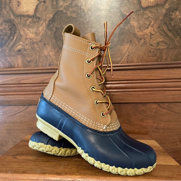 LL Bean Women’s Waterproof Bean Boots Duck Boot Size 6M Tan Leather & Navy Blue - Picture 5 of 17
